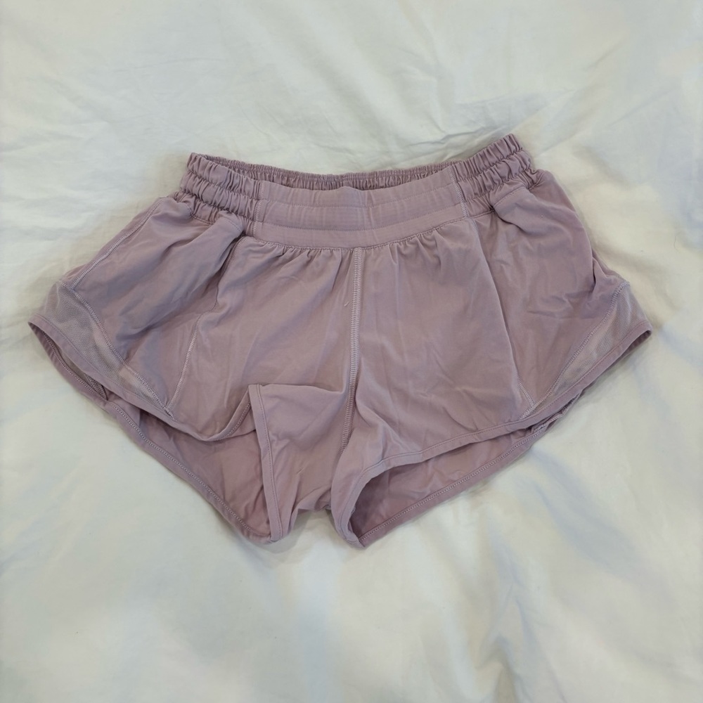Lululemon light purple pink hotty hot shorts 2.5" size 4